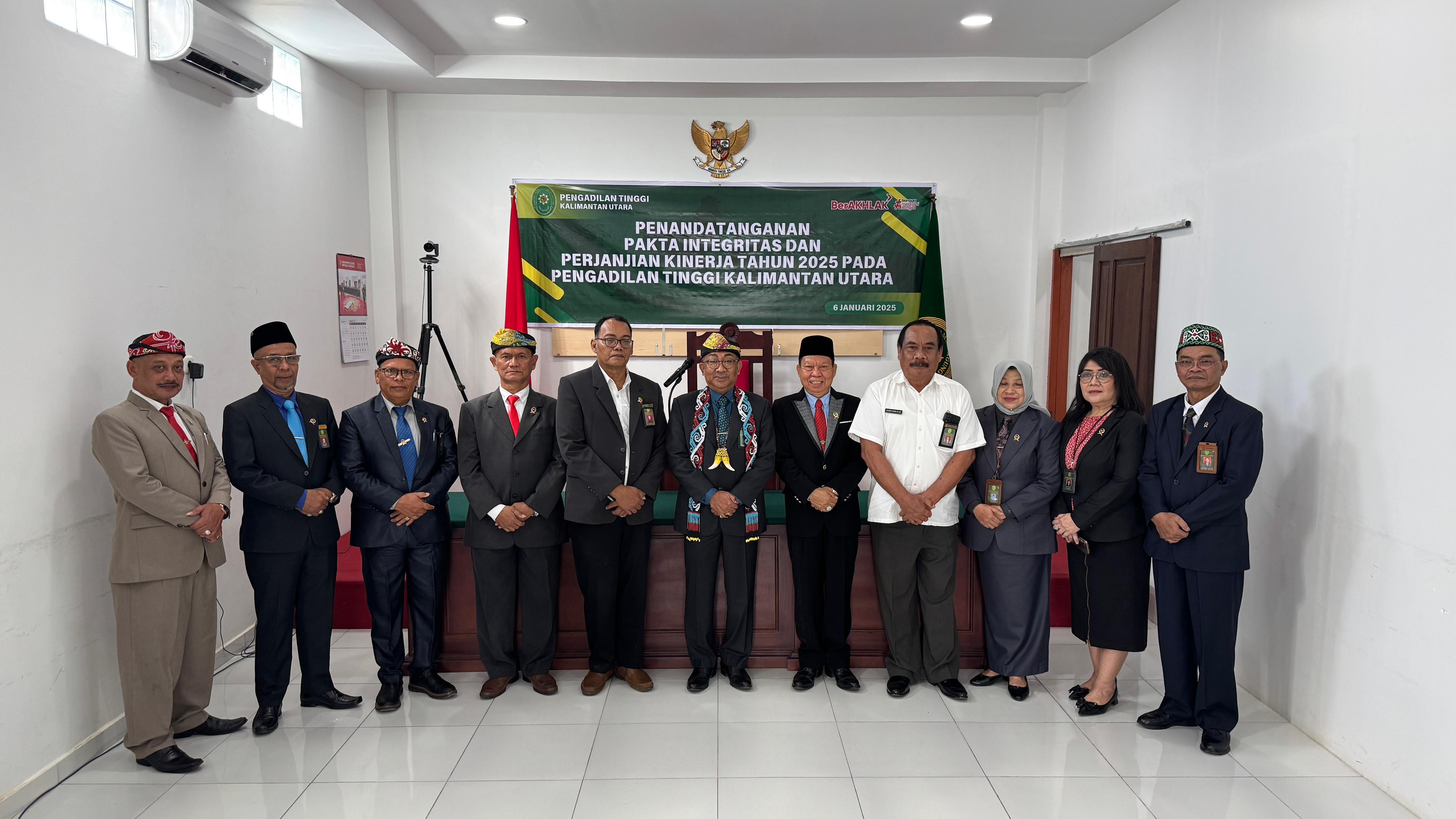 PENANDATANGAN PAKTA INTEGRITAS DAN PERJANJIAN KINERJA TAHUN 2025