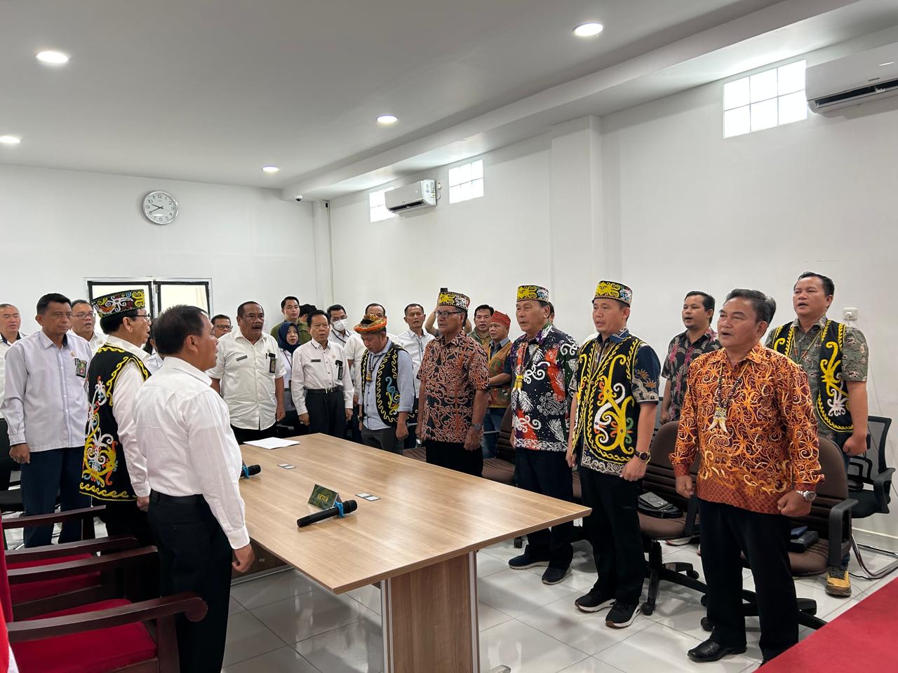 AUDIENSI PT KALTARA BERSAMA MAJELIS ADAT DAYAK NASIONAL