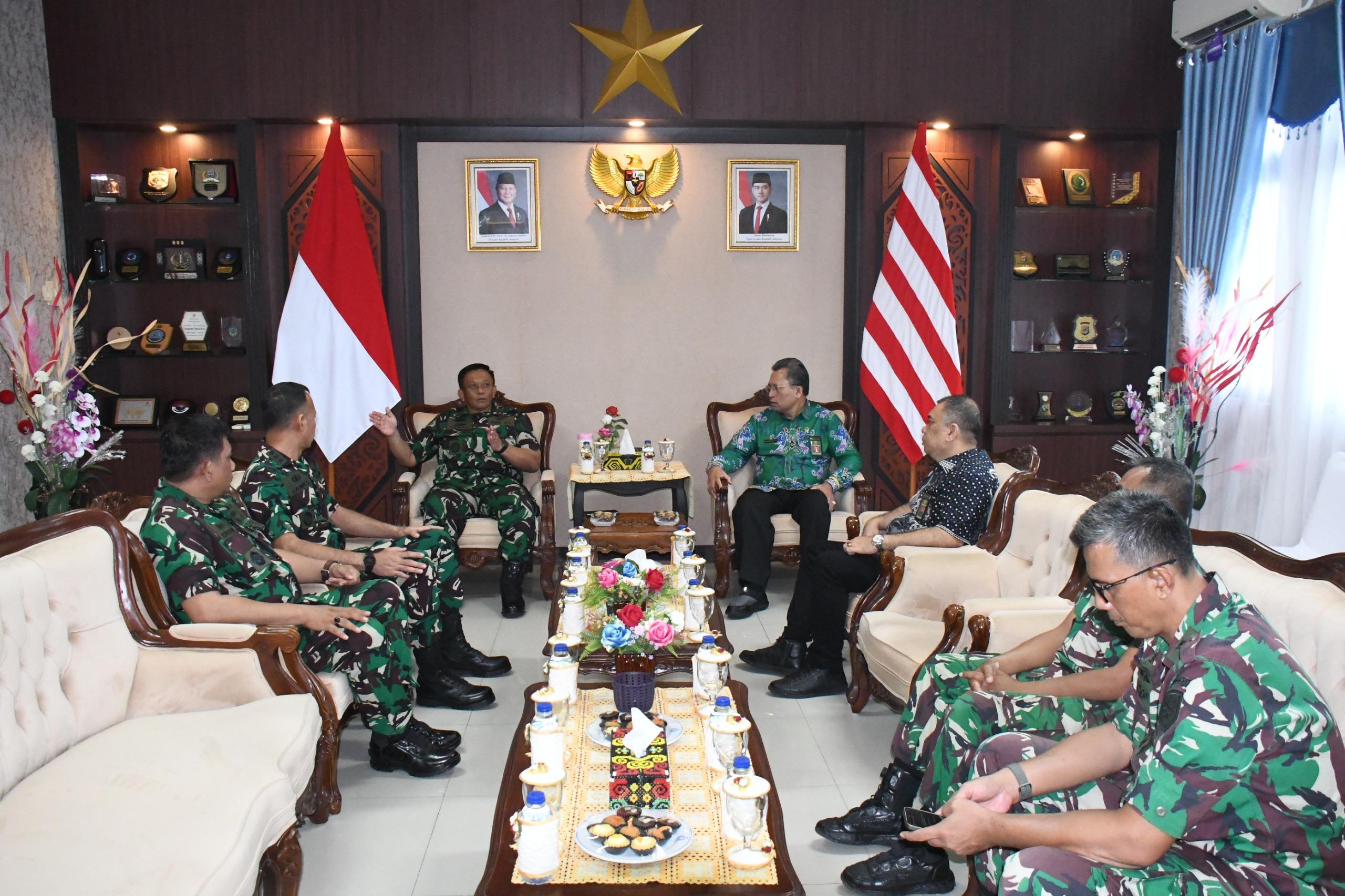 SILATURAHMI KETUA PENGADILAN TINGGI KALIMANTAN UTARA DENGAN KOMANDAN LANTAMAL XII TARAKAN BARU