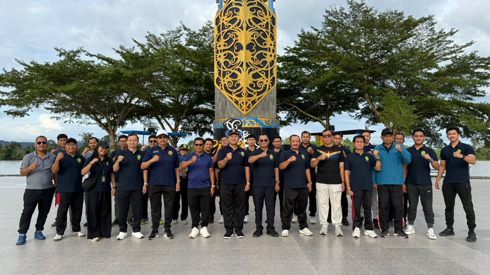 PT KALTARA GELAR JALAN SEHAT DAN SENAM BERSAMA PERERAT KEBERSAMAAN